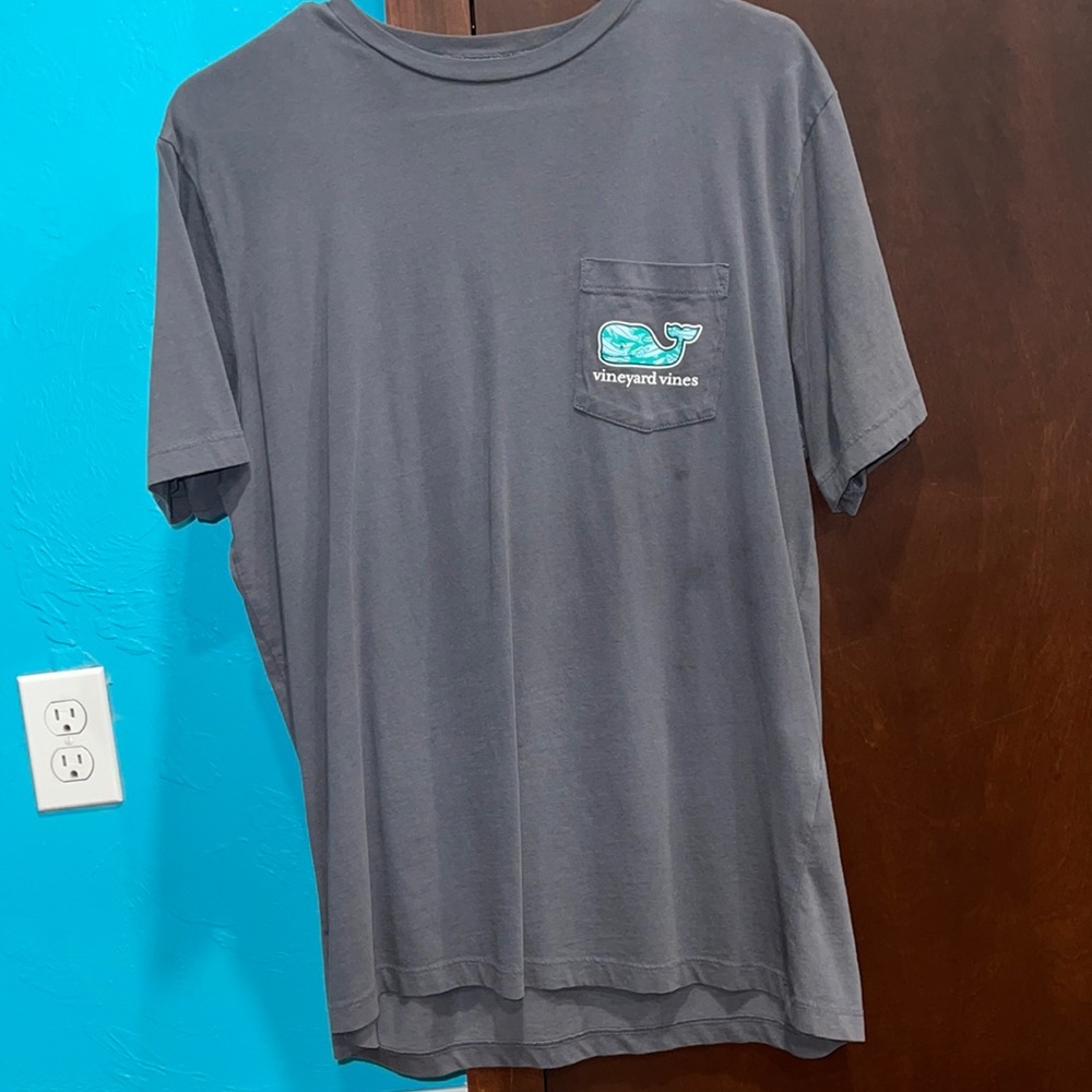 Dark Grey Men’s Vineyard Vine T-shirt